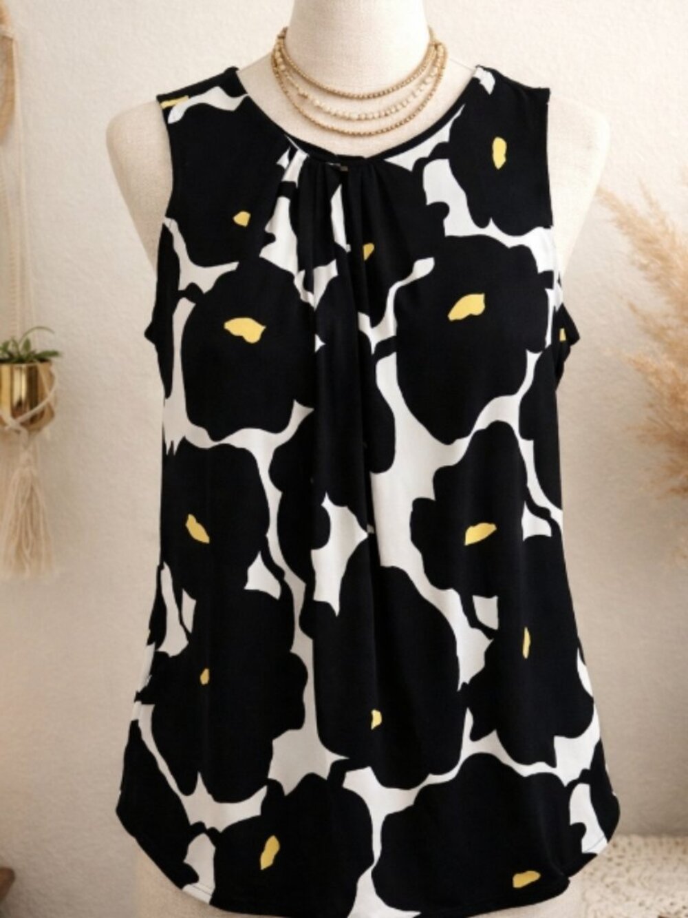 Worthington Black White Abstract Floral Sleeveless Top M Modern Classic Workwear